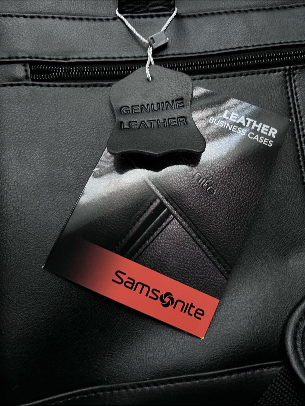 Samsonite
Expandable
Business/Genuine Leather Case
Unisex - Picture 2 of 11